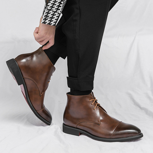 Bota Social Masculina em Couro Clark