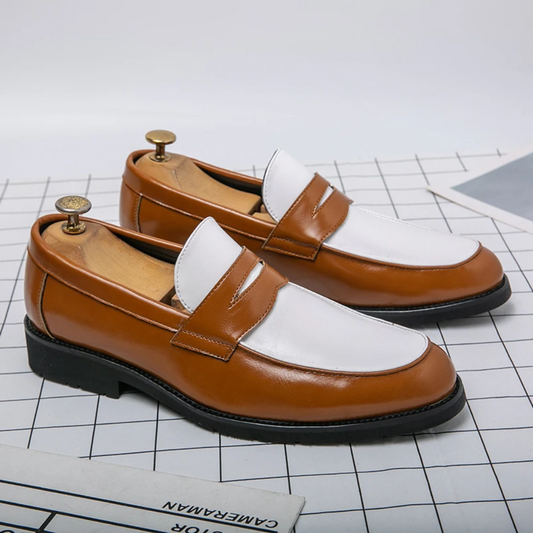 Mocassim Brown and White