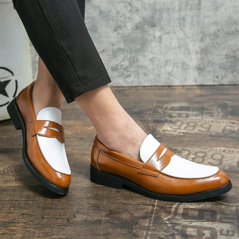 Mocassim Brown and White
