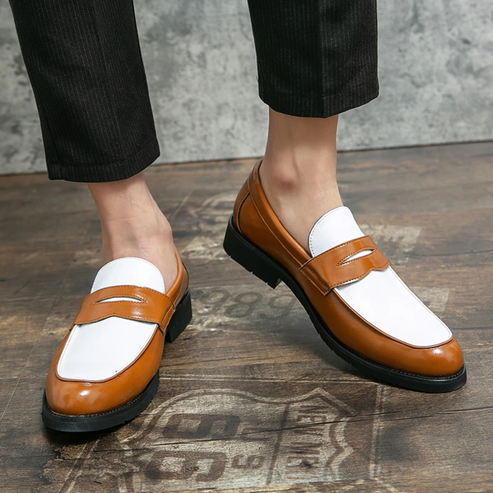 Mocassim Brown and White