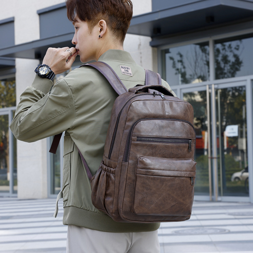 Mochila em Couro Oslo