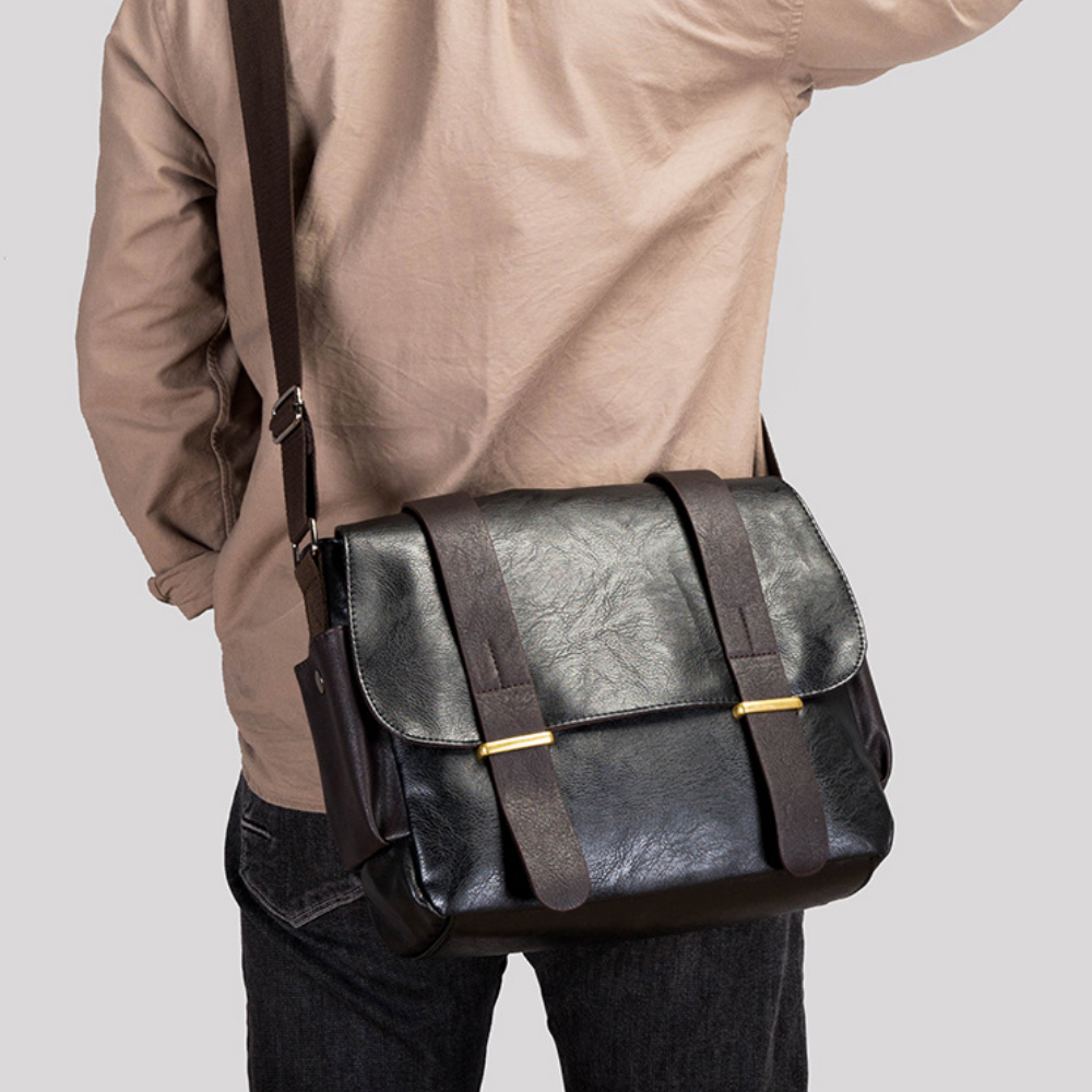 Bolsa Carteiro em Couro Barcelona