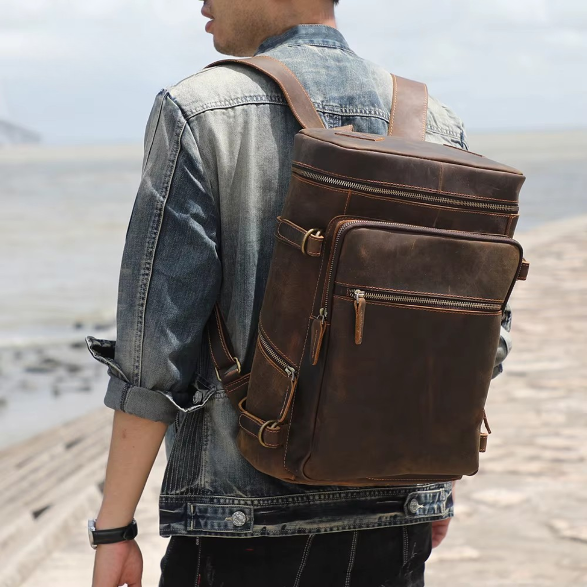 Mochila em Couro Legítimo Romania
