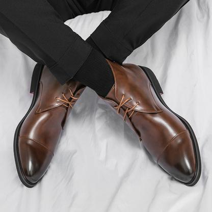 Bota Social Masculina em Couro Clark
