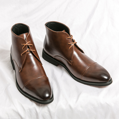 Bota Social Masculina em Couro Clark