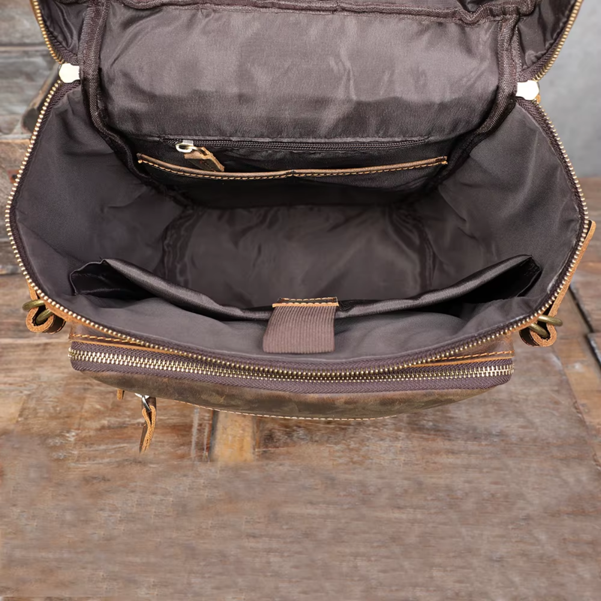 Mochila em Couro Legítimo Romania