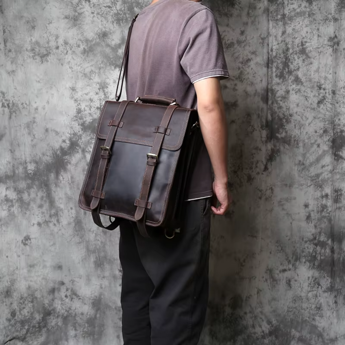 Mochila em Couro Legítimo Pienza