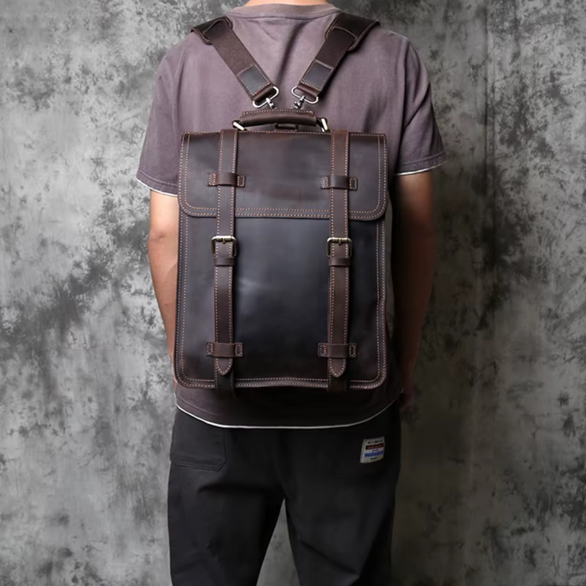 Mochila em Couro Legítimo Pienza