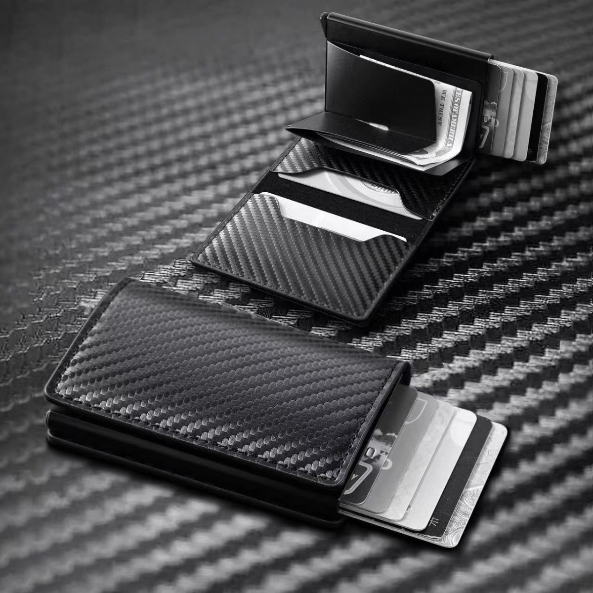Carteira Masculina em Metal Carbon Slim com Proteção RFID