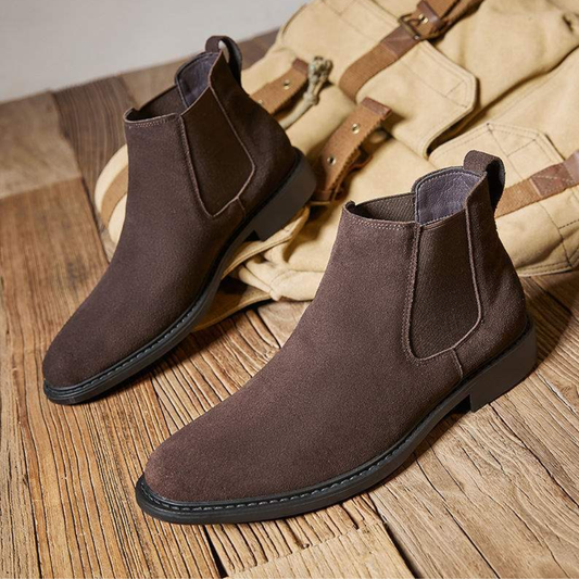 Bota Masculina em Couro Camurça St. Peter