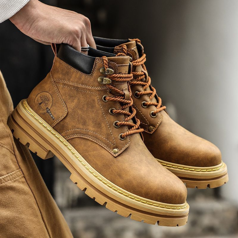 Bota Militar de Couro Marrom