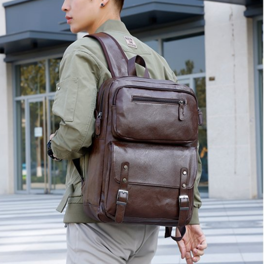 Mochila em Couro Brugee