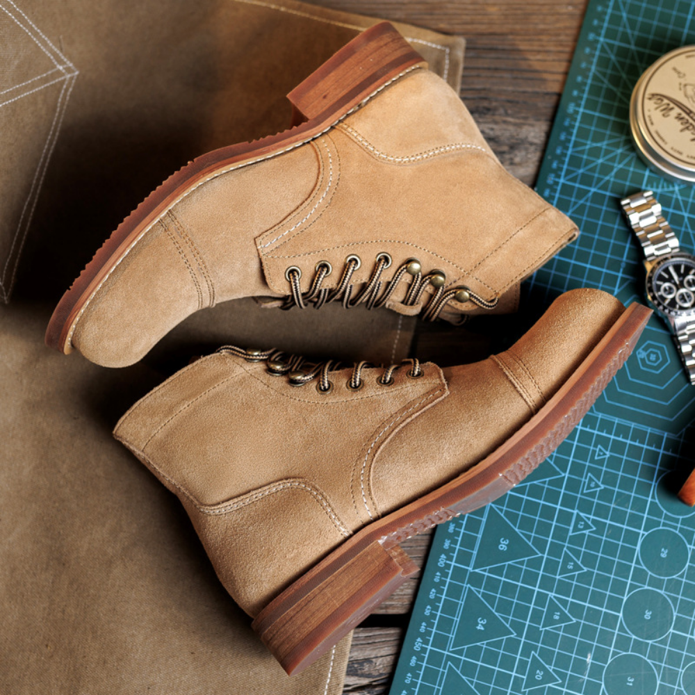 Bota Masculina em Couro Legítimo Camurça Theobald