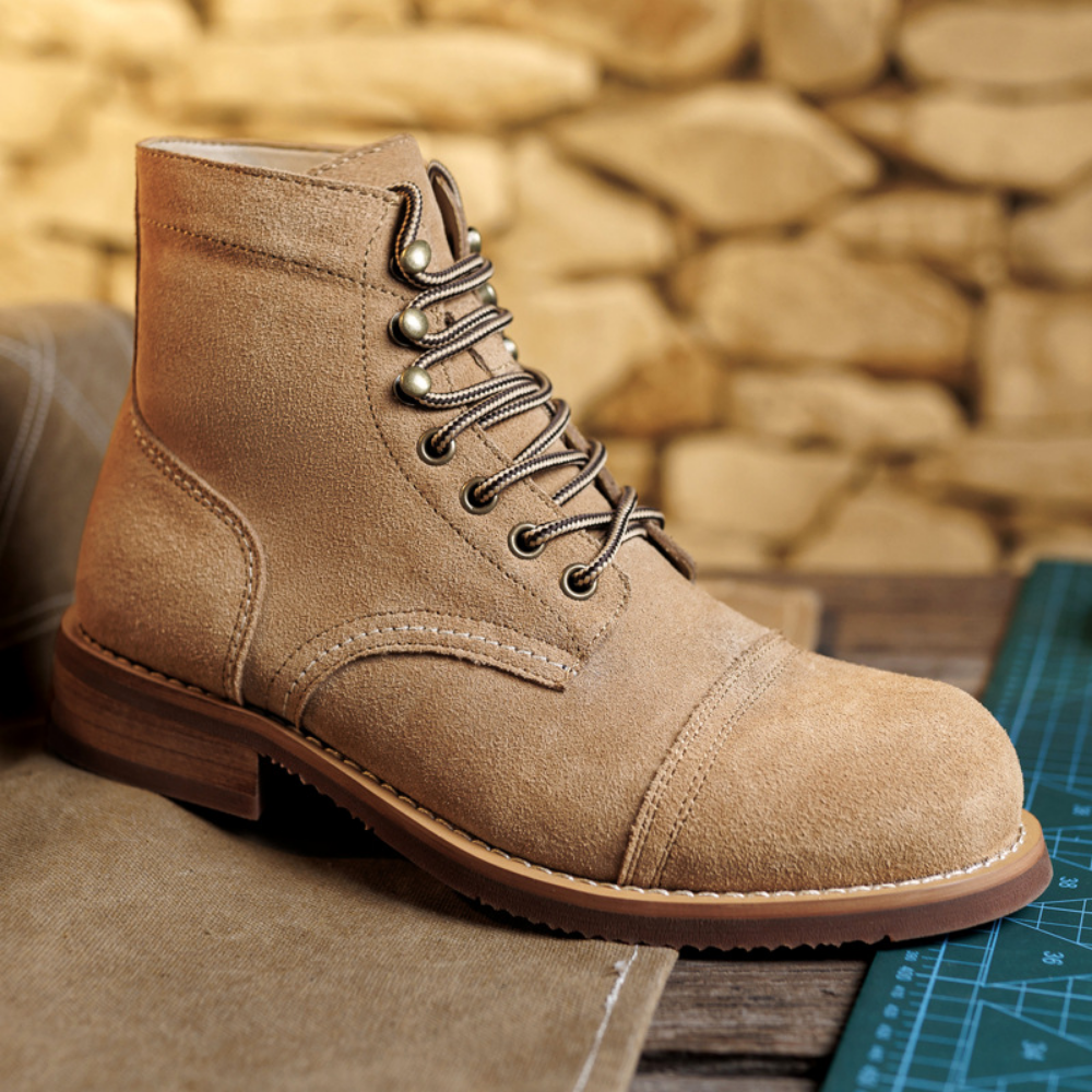 Bota Masculina em Couro Legítimo Camurça Theobald