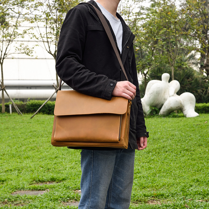 Bolsa Carteiro Masculina em Couro Legítimo Dallas