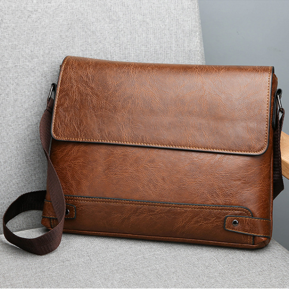 Bolsa Carteiro Transversal Masculina em Couro Firenze