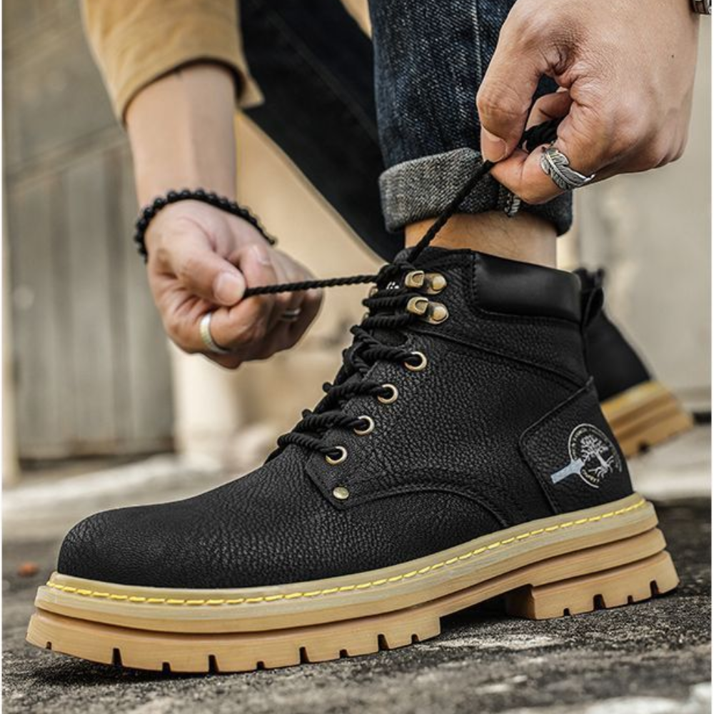 Bota Militar de Couro Preto