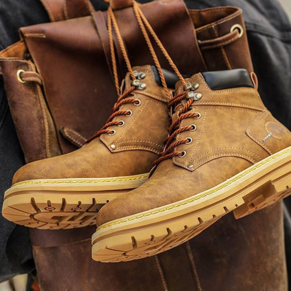 Bota Militar de Couro Marrom