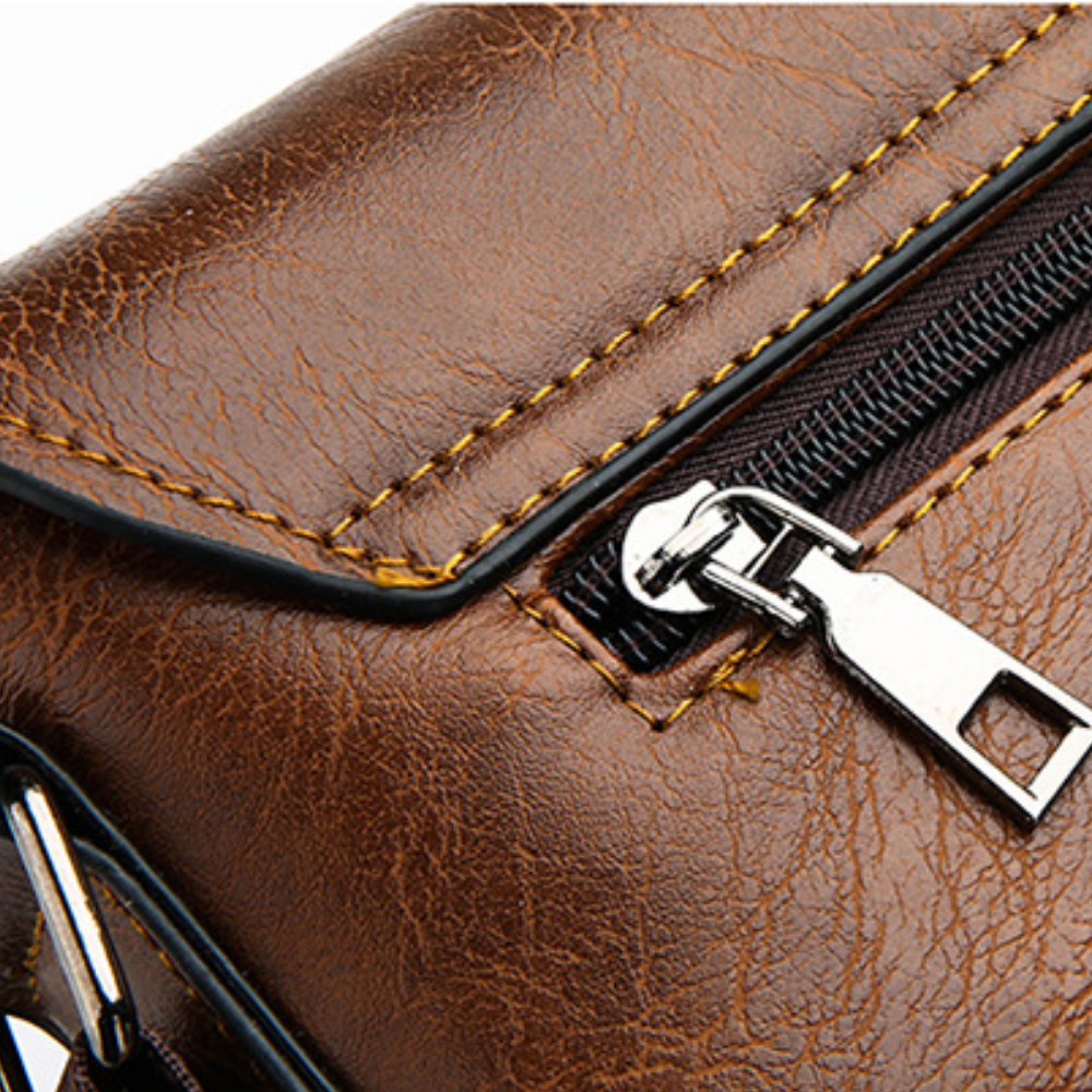 Bolsa Carteiro Transversal Masculina em Couro Firenze