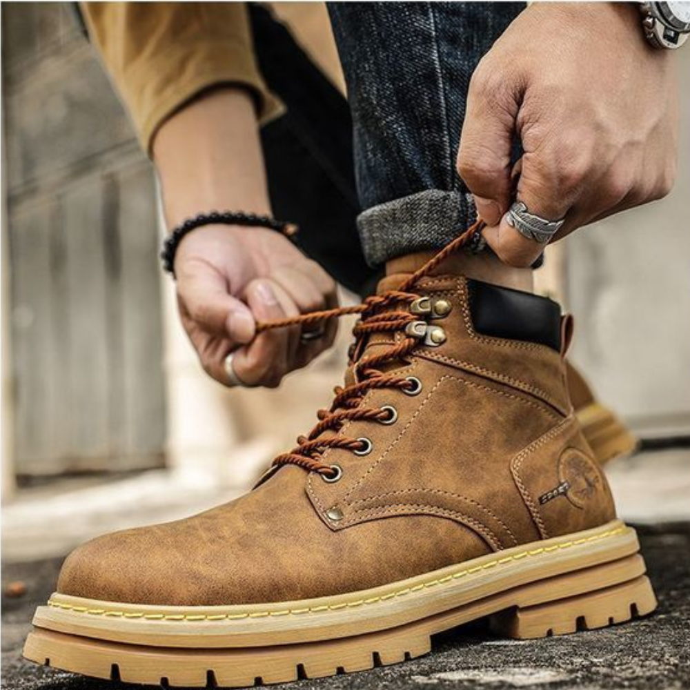 Bota Militar de Couro Marrom