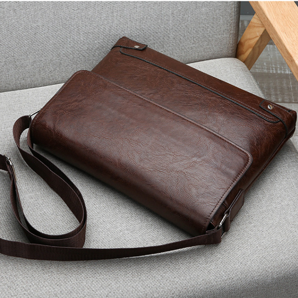 Bolsa Carteiro Transversal Masculina em Couro Firenze