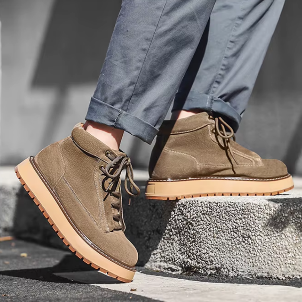 Bota Masculina em Camurça Legítima Octavius