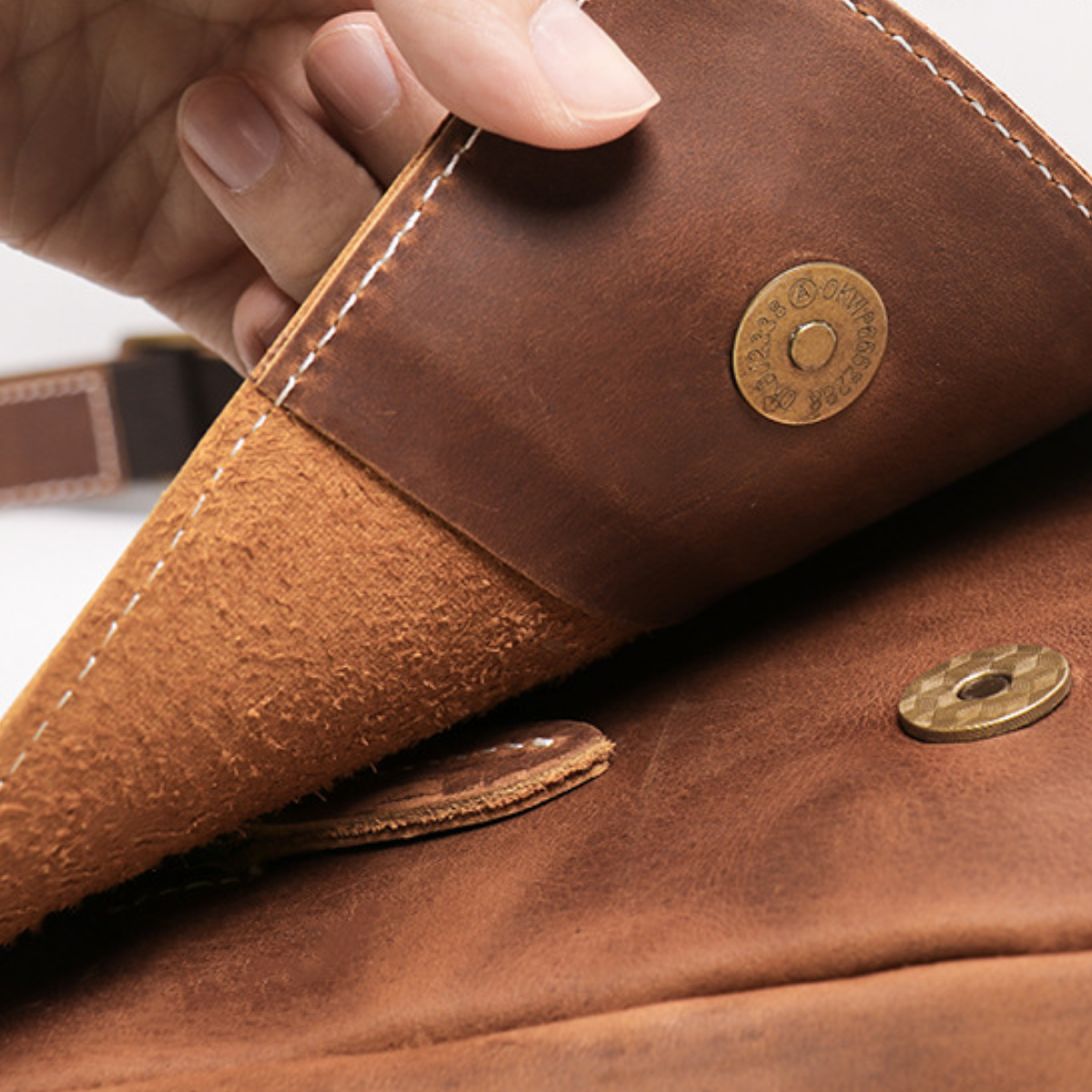 Bolsa Carteiro Masculina em Couro Legítimo Denver