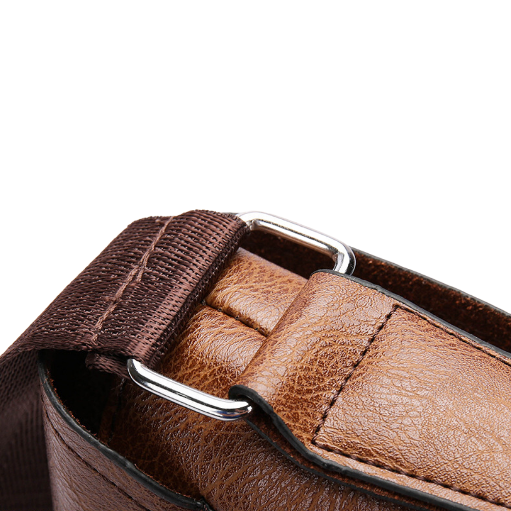 Bolsa Carteiro Transversal Masculina em Couro Jeep