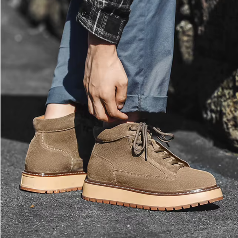 Bota Masculina em Camurça Legítima Octavius