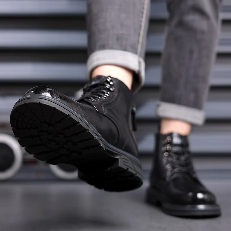Bota Masculina Premium em Couro Tecnológico Aurelius